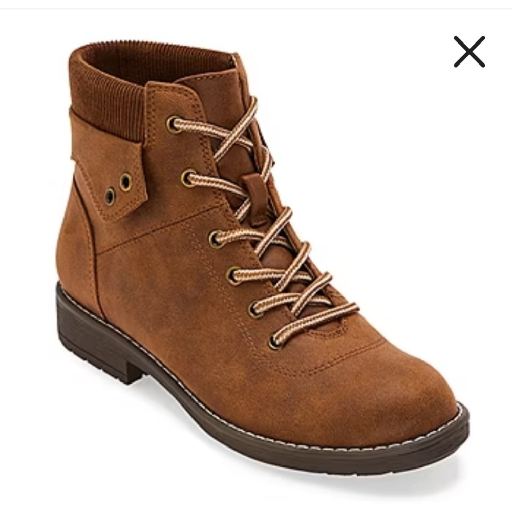 ST JOHN'S BAY hiking BOOTS brand new SHAE sizes 8 & 8.5 color is COGNAC